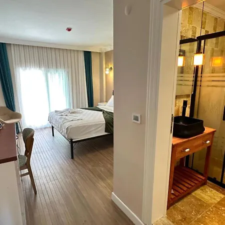 Aden Boutique 4* Çeşme