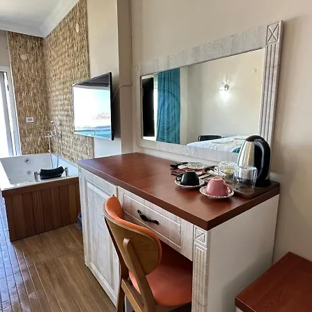 Aden Boutique Çeşme