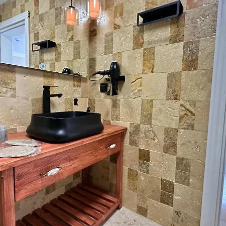 Aden Boutique 酒店 *