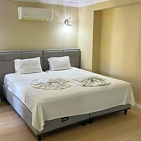 Aden Boutique Çeşme