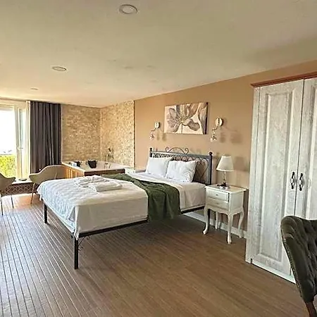 Aden Boutique 4*
