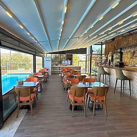 Aden Boutique Çeşme
